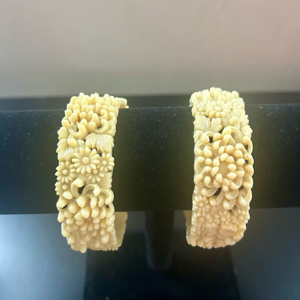 Vintage 1940s/1950s celluloid bangles